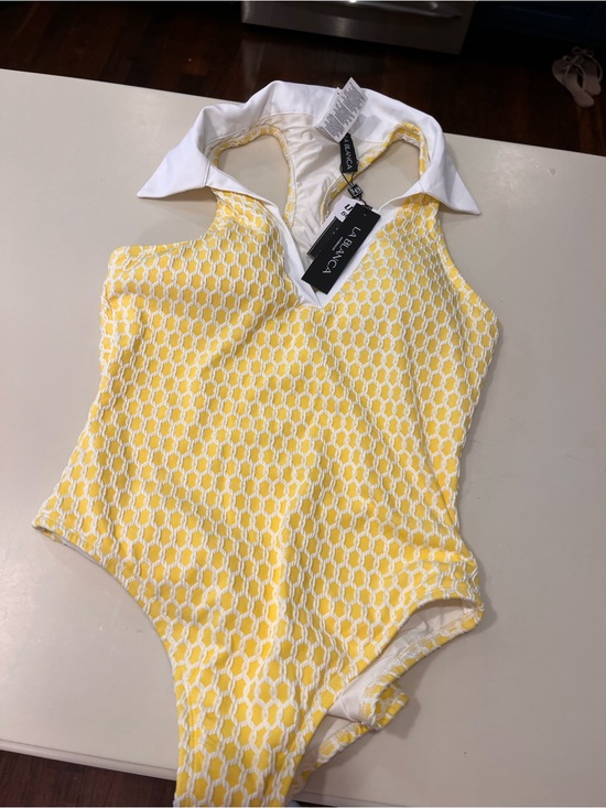 La Blanca Other - La Blanca Yellow and White One-Piece Swimsuit with Collared Neck